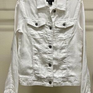 Jones New York Light Jacket (Small) Excellent Condition. Worn once!